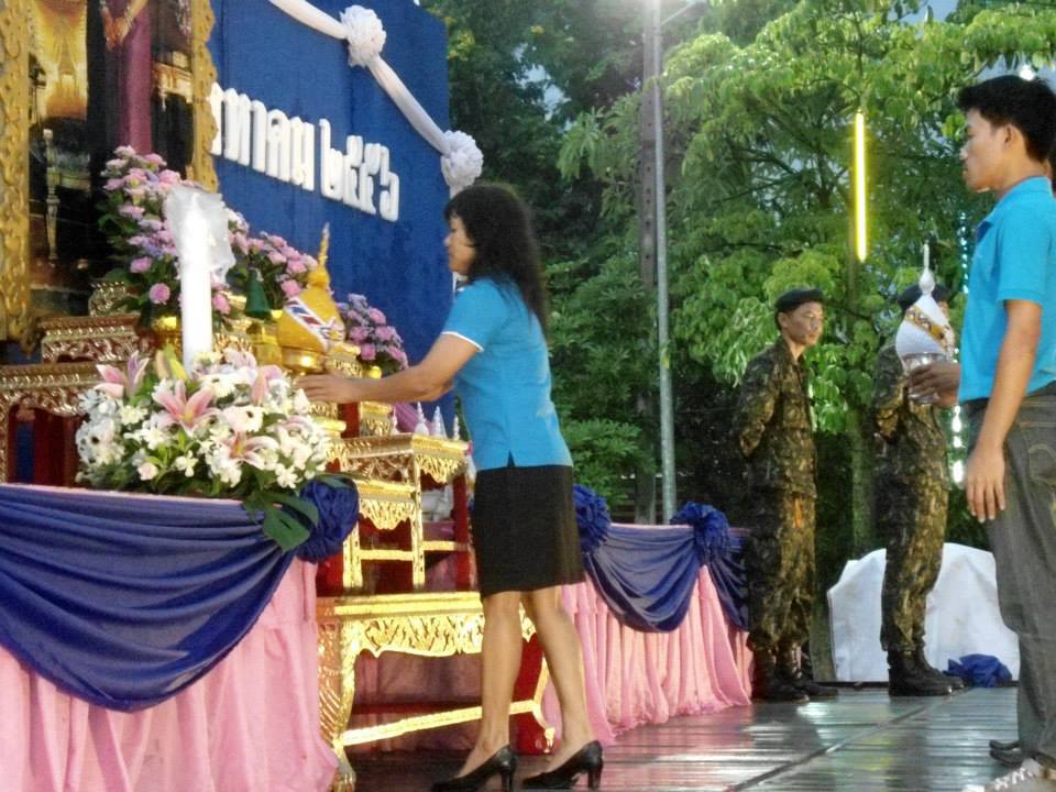 จุดเทียนชัยถวายพระพรสมเด็จพระนางเจ้าฯ พระบรมราชินีนาถ