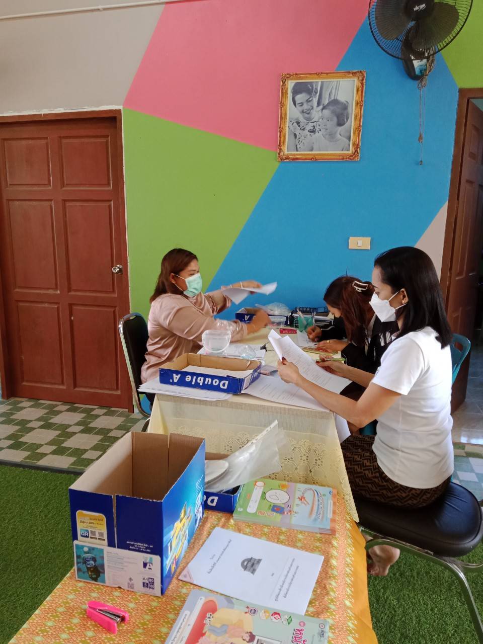 มอบเงินค่าอาหารกลางวันในช่วงสถานการณ์โรคติดเชื้อไวรัสโคโรนา 2019 (COVID-19) ประจำเดือน กุมภาพันธ์ 2565)