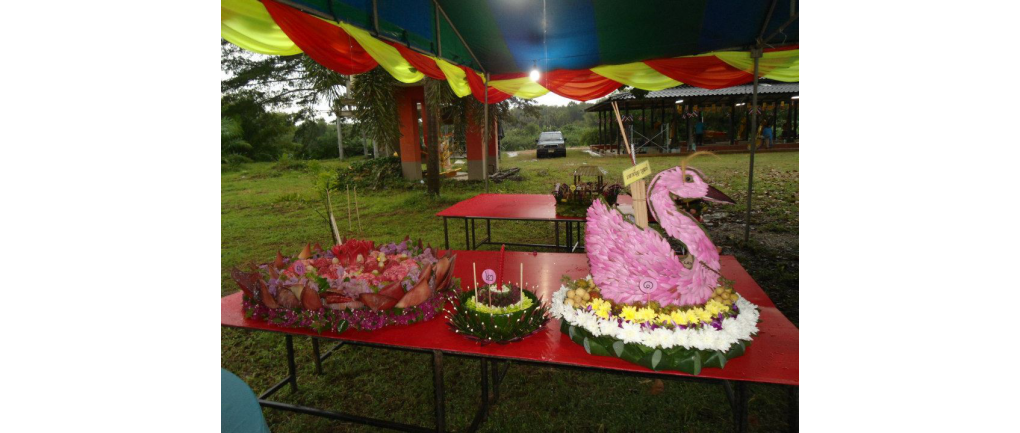 บรรยากาศงานลอยกระทง ณ ท่าน้ำวัดรัษฎาราม (วัดเงิน)